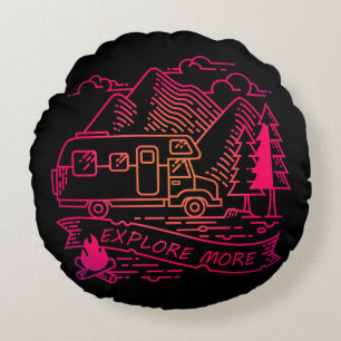 Entdecken Sie mehr Rosa Camper Van Mountain Nature Rundes Kissen