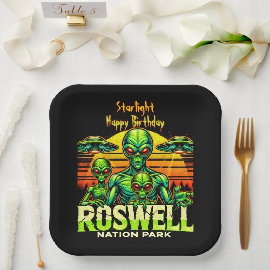 Entdecken Sie Roswell's UFO Hotspot noch heute! Pappteller (Hochzeit)