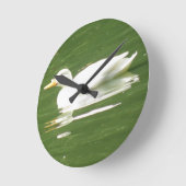 Ente an der Wassermauer Runde Wanduhr (Winkel)