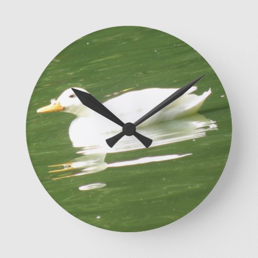 Ente an der Wassermauer Runde Wanduhr (Vorderseite)