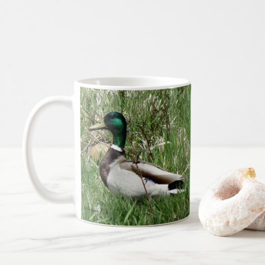 Ente Drake Greenhead der Stockenten-B55 im Gras Kaffeetasse (Mit Donut)