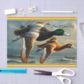 Enten, die über das Meer mit einem kleinen Boot Seidenpapier (Handwerk)