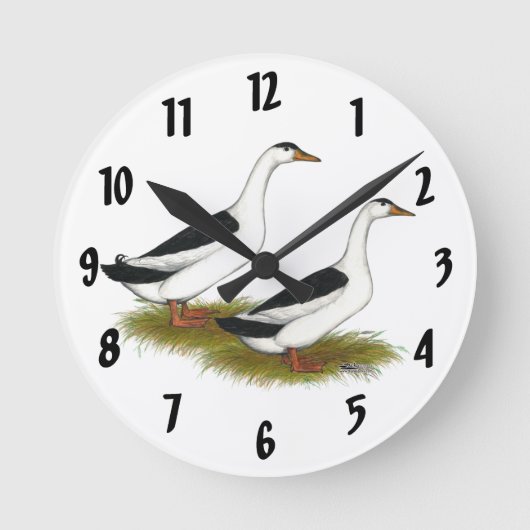 Enten: Schwarze Elstern Runde Wanduhr (Vorderseite)