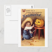 Entertaining Halloween Boy Carving Pumpkin Postkarte (Vorne/Hinten)