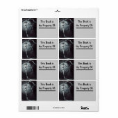 Entfernen Sie den Dunklen Buchsticker. (Vorne)