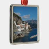 Entfernte Ansicht von Atrani auf Amalfi-Küste Ornament Aus Metall (Rechts)