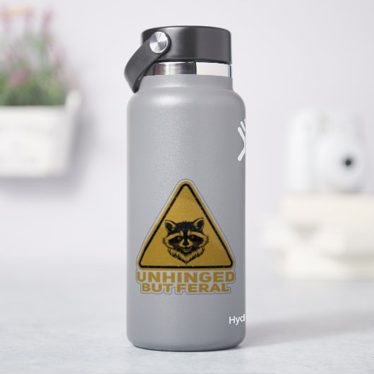 Entfesseltes aber wildes Waschbär-Warnschild Aufkleber (HydroFlask)