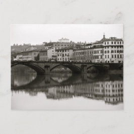 Entlang des Flusses Arno in Florenz, Italien Postkarte