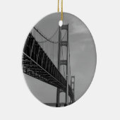 entlang Mackinac Bridge Grayscale Keramikornament (Rechts)