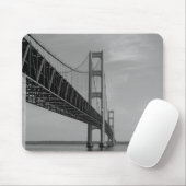entlang Mackinac Bridge Grayscale Mousepad (Mit Mouse)