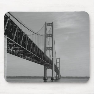 entlang Mackinac Bridge Grayscale Mousepad