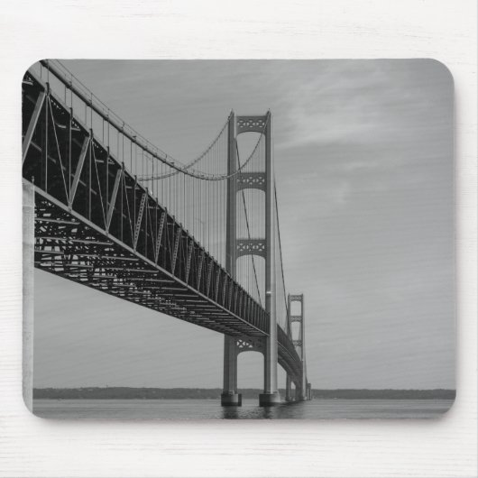 entlang Mackinac Bridge Grayscale Mousepad (Vorne)