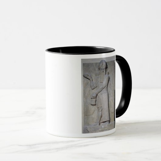 Entlastung, die einen Winged Geist darstellt Tasse (VorderseiteRechts)