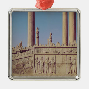 Entlastungsfries auf der Front vom Ost Ornament Aus Metall