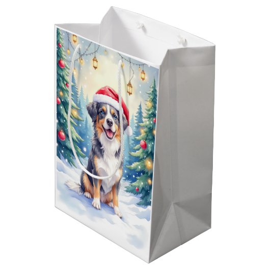 Entlebucher Mountain Dog Snowy Forest Santa Mittlere Geschenktüte (Rückseite Schrägansicht)