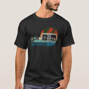 Entriegelter Videospielsteuerelement der Stufe 30  T-Shirt