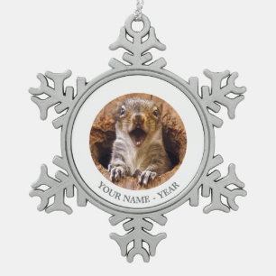 Entsetztes Eichhörnchen Schneeflocken Zinn-Ornament