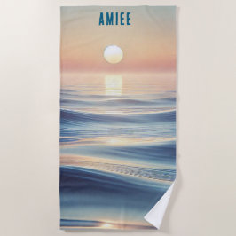 Entspannen im Ozean und bei Sonnenaufgang Strandtuch