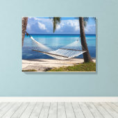 Entspannen Sie auf einer Hängematte zwischen zwei Leinwanddruck (Insitu (Holzboden))