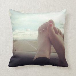 entspannen Sie die Füße am Armaturenbrett Kissen