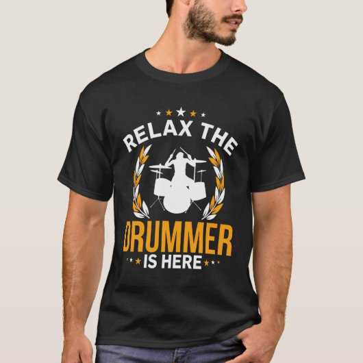 Entspannen Sie sich bei dem Drummer, der hier ein T-Shirt (Vorderseite)