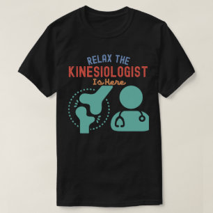 Entspannen Sie sich beim Kinesiologen. T-Shirt