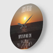 Entspannen Sie sich einfach und genießen Sie die T Große Wanduhr (Winkel)