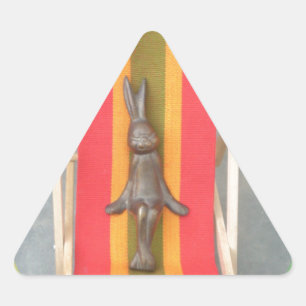 Entspannende Kaninchenkonstruktionen Druckgestaltu Dreieckiger Aufkleber