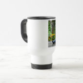 Entspannender Gnome mit Sankt-Kappe Reisebecher (Vorderseite Links)