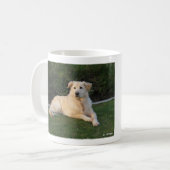 Entspannender Hund Kaffeetasse (Vorderseite Links)