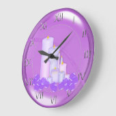 Entspannendes lila Kerzen-Badezimmer Große Wanduhr (Winkel)