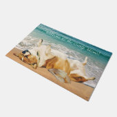 EntspannenwaliserCorgi auf dem Strand Fußmatte (Schrägansicht)