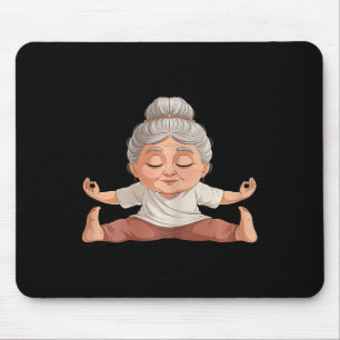 Entspannte Yoga-Lance-Kunst Reife Sportliche Frau  Mousepad