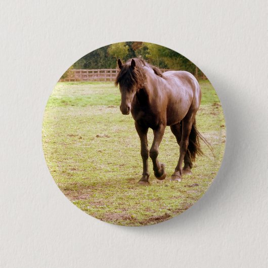 Entspanntes Brown Horse Walking Button (Vorderseite)