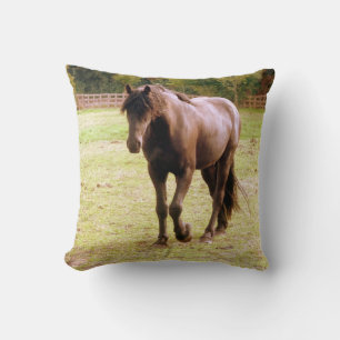 Entspanntes Brown Horse Walking Cushion Kissen