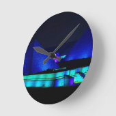 Entwurf blaue Pyramiden Runde Wanduhr (Winkel)