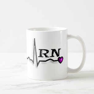 Entwurf der Krankenschwester-"RN" der Geschenk-QRS Kaffeetasse