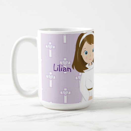 Entzückende brünette Tasse des (Links)