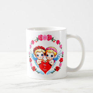 Entzückende Cupid Engel halten Herz Kaffeetasse
