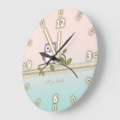 Entzückende Girly niedliche Eule, personalisiert Große Wanduhr (Winkel)