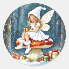 Entzückende kleine Weihnachtsfee auf einem Pilz Runder Aufkleber