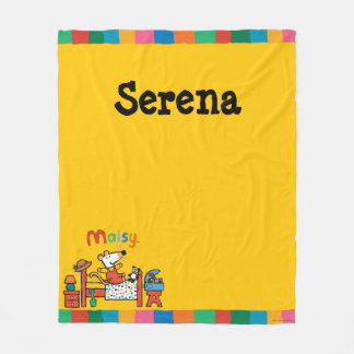 Entzückende Maisy in den roten Gesamten Fleecedecke