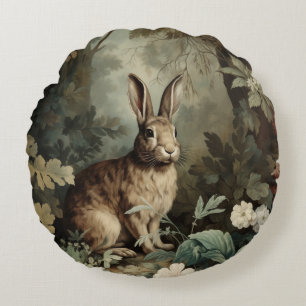 Entzückender antiker Hase im üppigen Wald Rundes Kissen