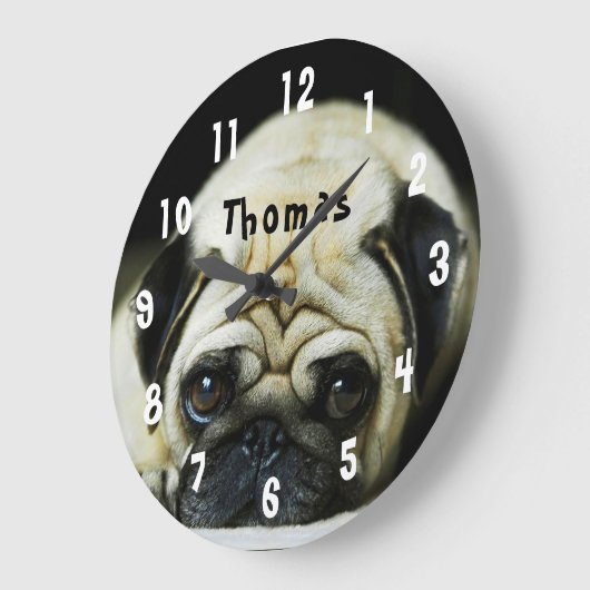 Entzückender Mops Große Wanduhr (Winkel)