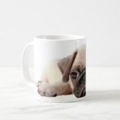 entzückender Mopswelpe Kaffeetasse (Vorderseite Links)