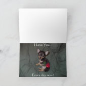 Entzückender niedlicher Babychihuahua-fröhliche Karte (Innenseite)