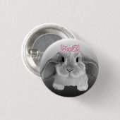 Entzückendes kleines Häschen mit einem rosa Bogen Button (Vorne & Hinten)