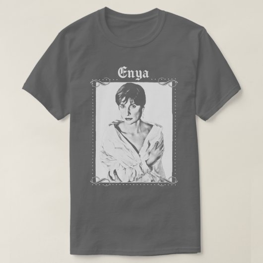 Enya Retro Ästhetik Design T-Shirt (Design vorne)