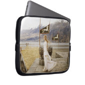 Eowyn on Castle Steps Laptopschutzhülle (Vorne Rechts)