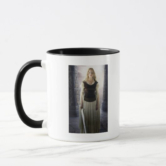 Eowyn with sword tasse (Links)